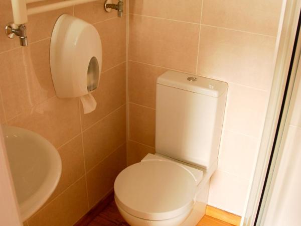 Botanic Rest Queens Quarter : photo 5 de la chambre chambre lits jumeaux