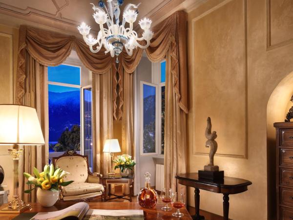 Hotel Splendide Royal : photo 2 de la chambre suite junior palais - vue sur lac