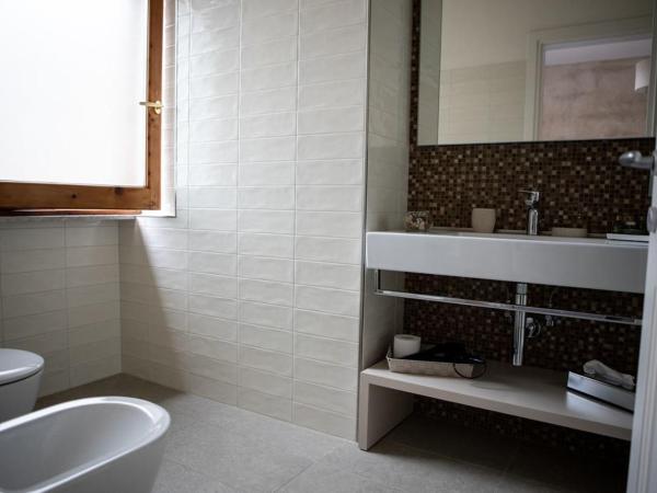 G&G FIRENZE SUITES : photo 9 de la chambre chambre double ou lits jumeaux supérieure