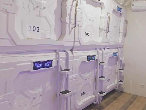 The Capsule Malioboro : photo 4 de la chambre lit simple dans dortoir pour femmes