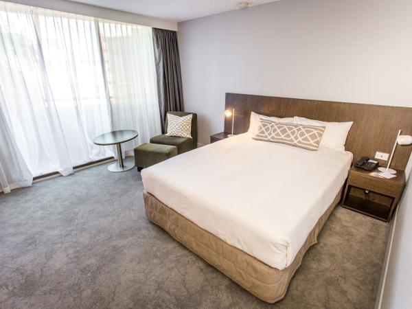 Mercure Brisbane Spring Hill : photo 1 de la chambre chambre supérieure avec balcon