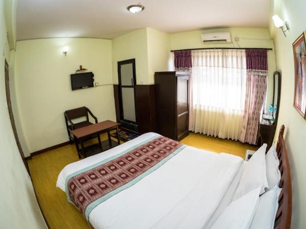 Hotel Encounter Nepal & Spa : photo 2 de la chambre standard double room - 15% off on food and beverage, 15% off spa, 24 hour check in and free welcome drink