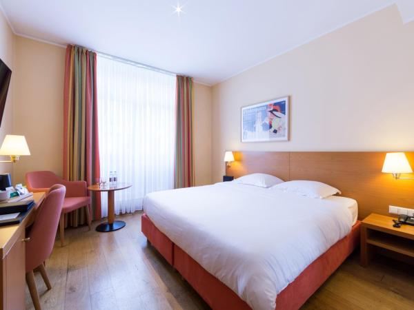 Hotel Perrin - former Carlton : photo 1 de la chambre chambre double