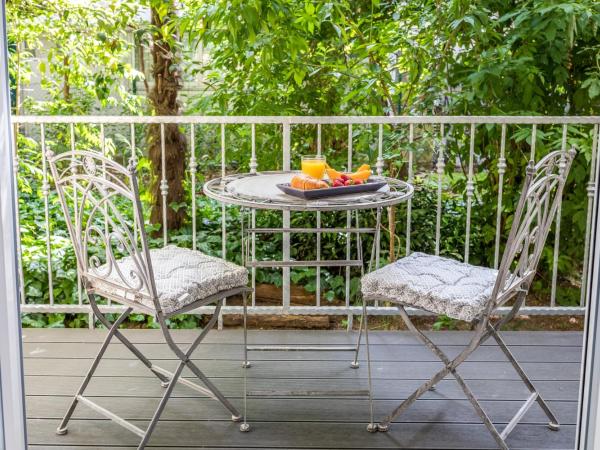 Luxury rooms with balcony : photo 6 de la chambre chambre double ou lits jumeaux supérieure avec terrasse