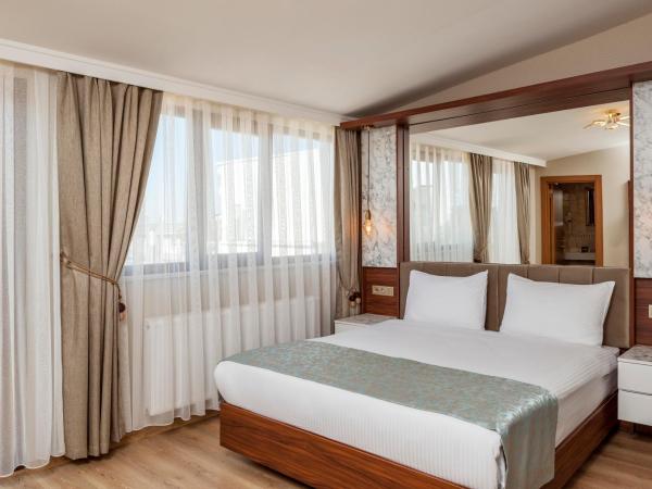 Kupeli Hotel : photo 2 de la chambre chambre double avec balcon - vue sur mer