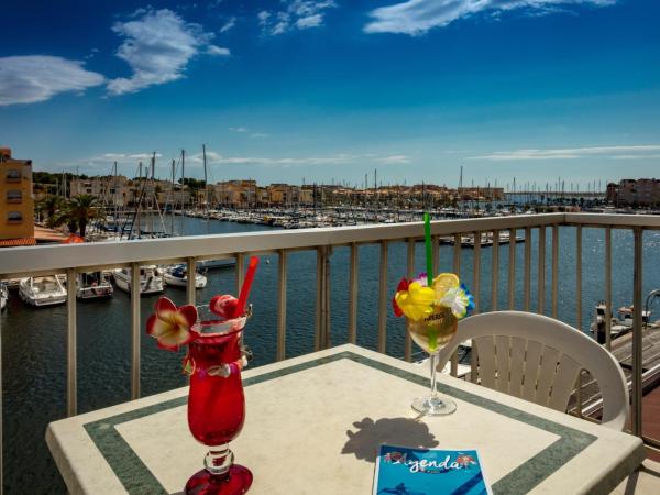 Hôtel Port Beach : photo 7 de la chambre chambre familiale panorama