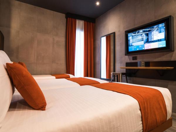 J24 Hotel Milano : photo 6 de la chambre chambre triple standard