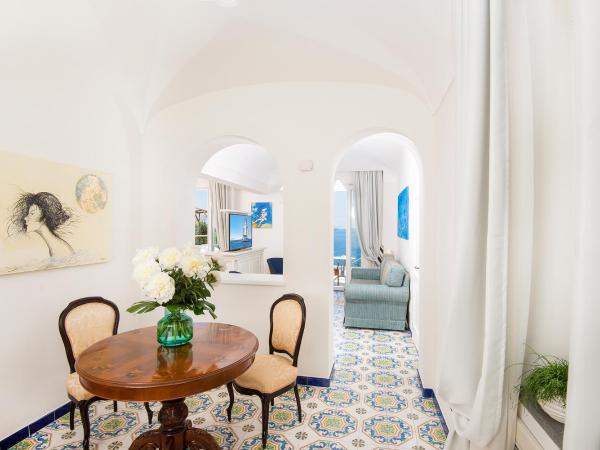 San Montano Resort & Spa : photo 7 de la chambre suite lit king-size - vue sur mer