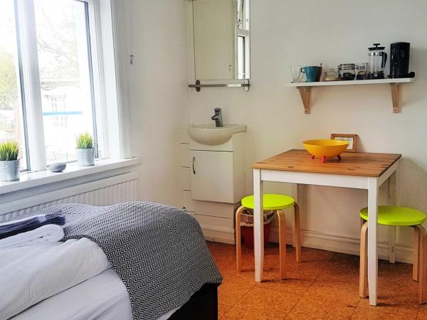 Refurinn Reykjavik Guesthouse : photo 2 de la chambre chambre lits jumeaux