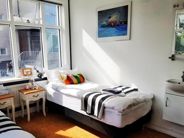 Refurinn Reykjavik Guesthouse : photo 2 de la chambre chambre lits jumeaux