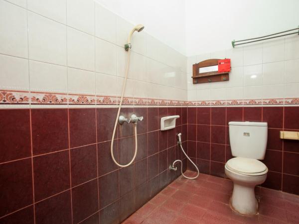 RedDoorz @ Genteng Surabaya 2 : photo 6 de la chambre chambre double
