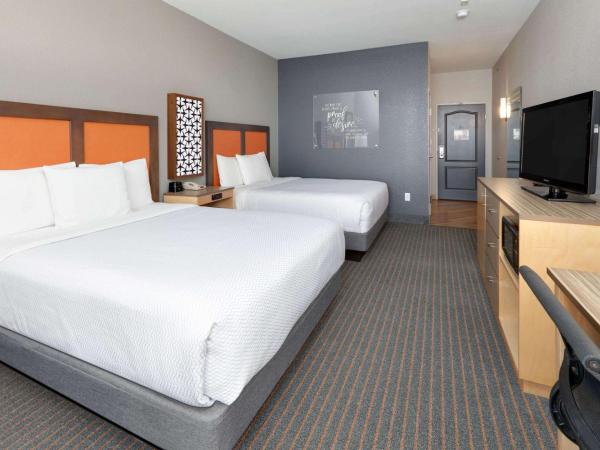La Quinta by Wyndham Dallas Love Field : photo 1 de la chambre chambre deluxe avec 2 lits queen-size