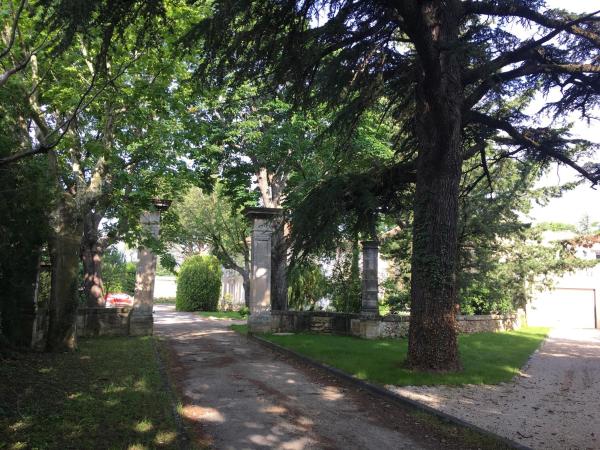 La Chapelle : photo 10 de la chambre chambre lit queen-size - vue sur jardin