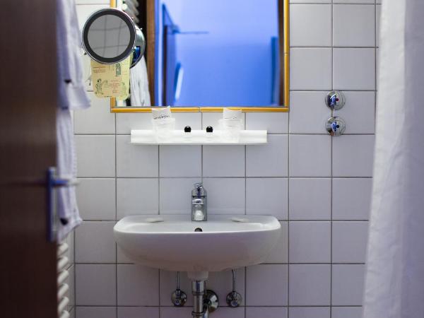 Hotel Stern : photo 2 de la chambre chambre triple