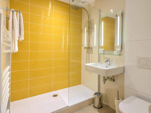 Best Western Domaine de Roquerousse : photo 3 de la chambre chambre lit queen-size supérieure avec balcon