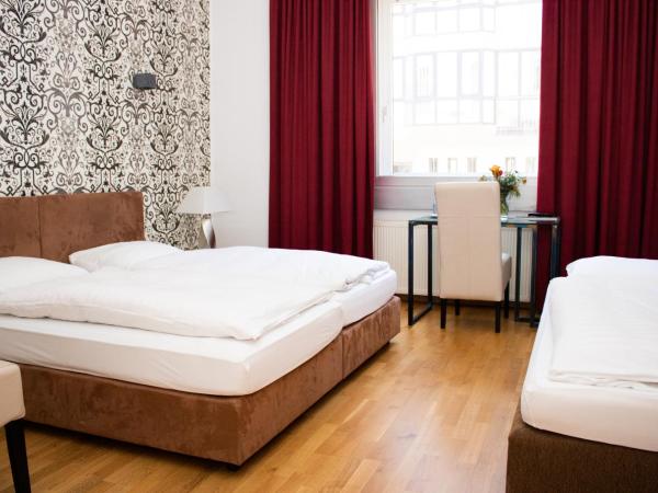 Hotel Stern : photo 4 de la chambre chambre triple