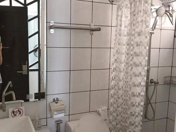 Jetty Huahin Hostel : photo 7 de la chambre chambre triple avec salle de bains