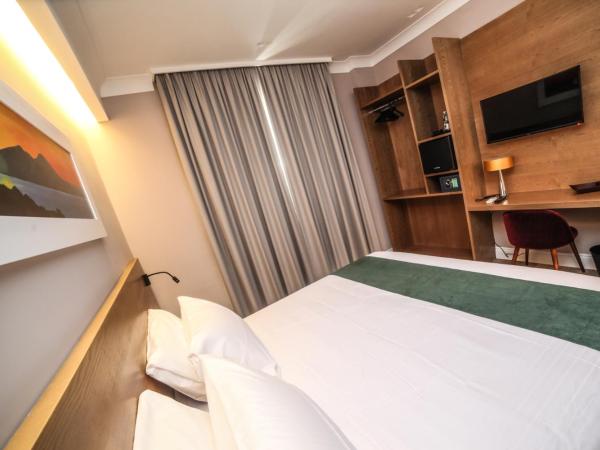 Toledo Relais - Exclusive Rooms : photo 1 de la chambre chambre lit king-size avec balcon