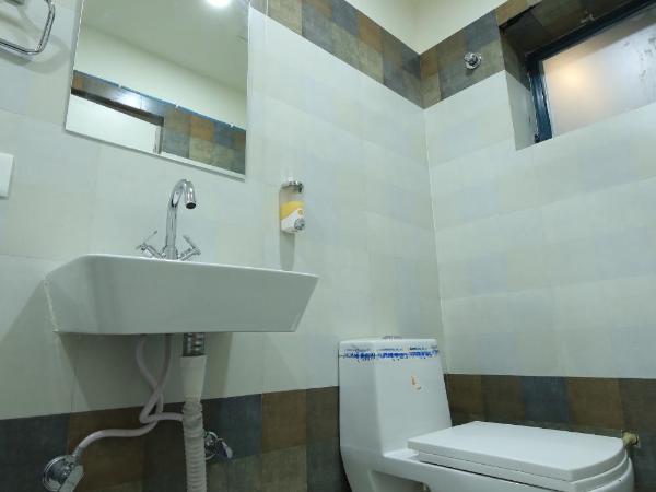 Blue Beds Hostel : photo 1 de la chambre chambre double lit queen-size avec balcon