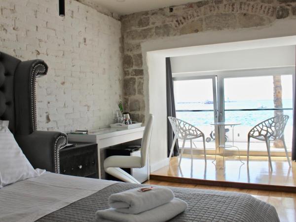 Galeria Valeria Seaside Downtown - MAG Quaint & Elegant Boutique Hotels : photo 10 de la chambre chambre de luxe - vue sur mer et loggia