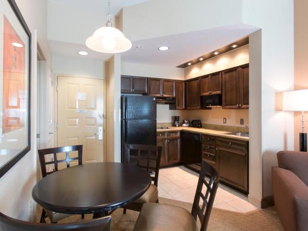 Hawthorn Extended Stay by Wyndham Orlando : photo 3 de la chambre suite 1 chambre lit king-size (sans frais de service)