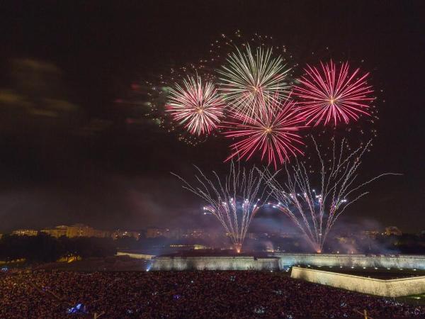 Hotel Pompaelo Plaza del Ayuntamiento & Spa : photo 3 de la chambre chambre double ou lits jumeaux - vue sur vieille ville