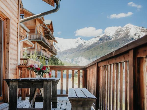 Résidence Sunêlia Les Logis d'Orres : photo 4 de la chambre grand chalet en duplex (9 adultes)
