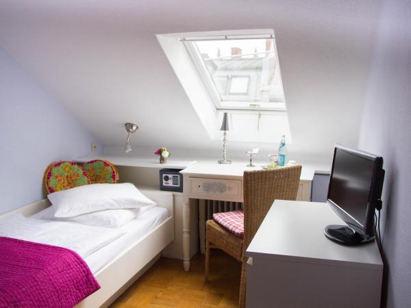 das HOTEL in München : photo 2 de la chambre chambre simple basique