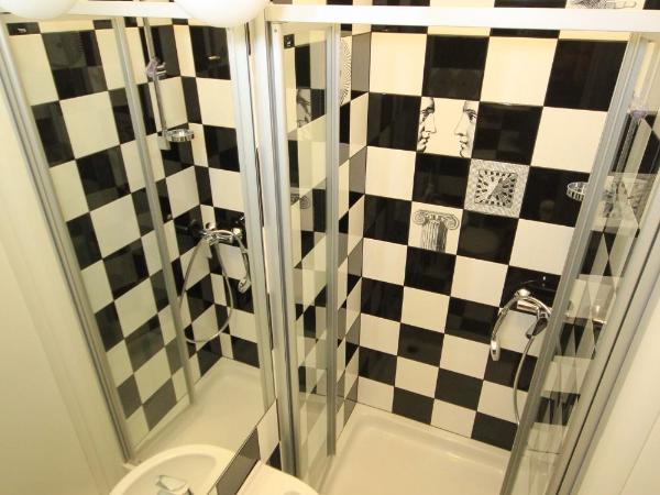 The Hostel : photo 10 de la chambre lit simple en dortoir mixte - vue sur jardin