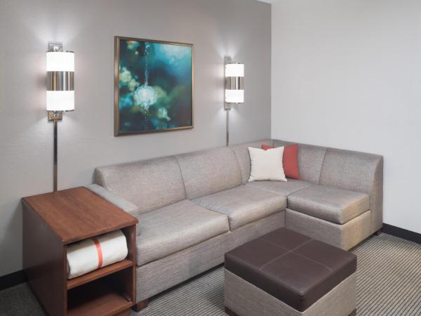 Hyatt Place Jacksonville Airport : photo 7 de la chambre chambre avec 2 lits queen-size et canapé-lit - Étage supérieur