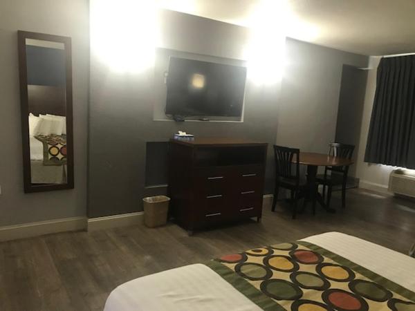 Alamar Resort Inn : photo 3 de la chambre suite lit queen-size deluxe