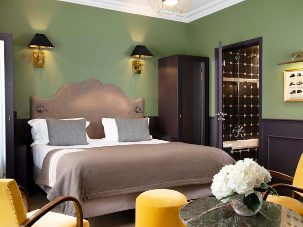 Hotel Monsieur & Spa : photo 6 de la chambre chambre triple avec terrasse et accès privé au hammam