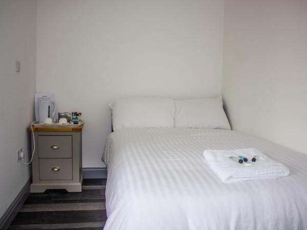 Crofts Hotel : photo 3 de la chambre chambre simple avec salle de bains 