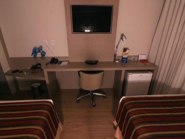 Hotel Beaga Convention Expominas by MHB : photo 3 de la chambre chambre lits jumeaux deluxe