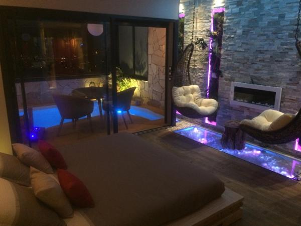 B&B Villa sensorielle : photo 9 de la chambre suite avec piscine privée