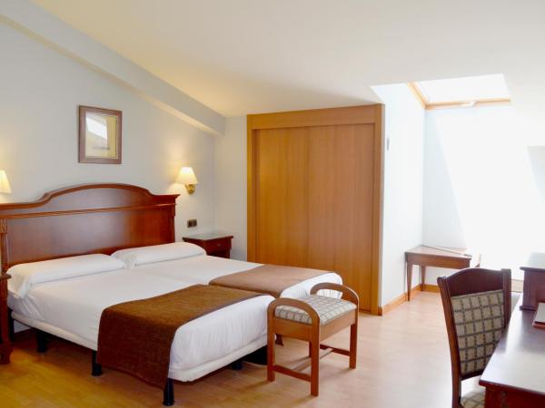 Hotel Lasa Sport : photo 1 de la chambre chambres lits jumeaux - mansard