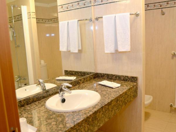 Hotel Lasa Sport : photo 4 de la chambre chambre triple mansardée