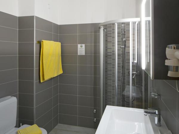 Aparthotel Al Lago : photo 6 de la chambre chambre familiale supérieure