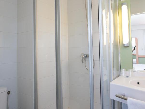 ibis Budget Mcon Sud : photo 10 de la chambre chambre triple