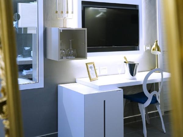 Etna Suite Group : photo 4 de la chambre suite avec baignoire spa