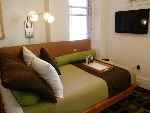 The Mosser Hotel : photo 5 de la chambre chambre double avec salle de bains commune