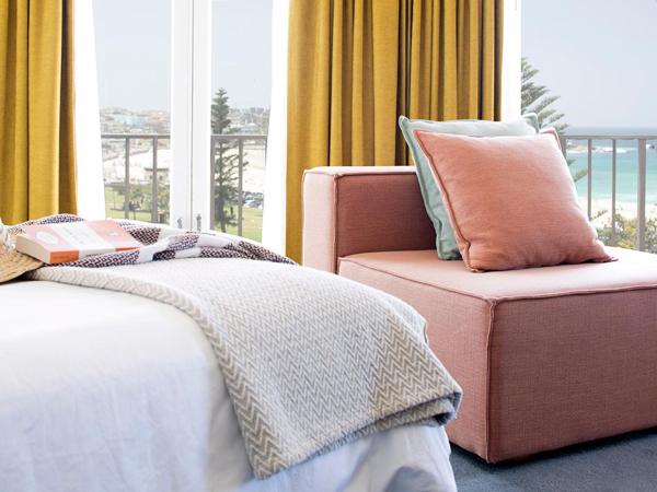 Hotel Ravesis : photo 4 de la chambre chambre d'angle lit king-size - côté plage