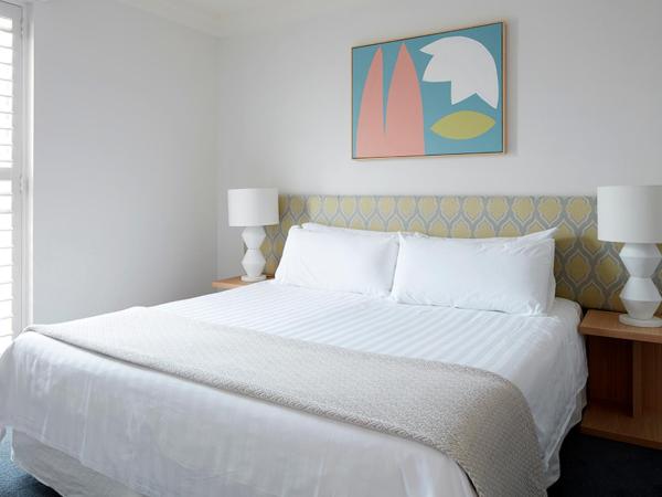 Hotel Ravesis : photo 3 de la chambre suite lit king-size avec terrasse - vue sur plage