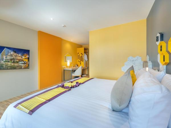 Beehive Boutique Hotel Phuket : photo 2 de la chambre chambre double ou lits jumeaux supérieure