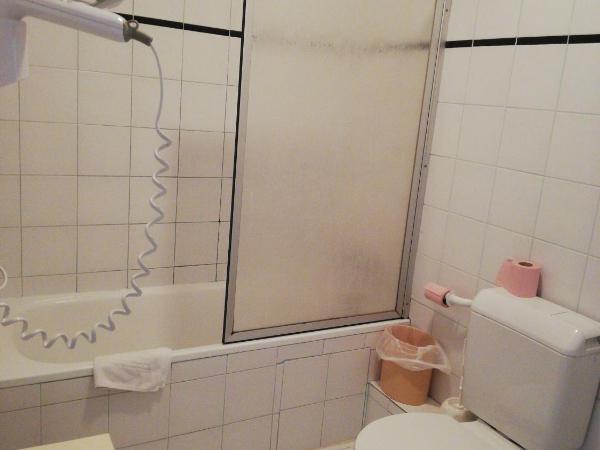 Hôtel de Nevers : photo 2 de la chambre chambre triple