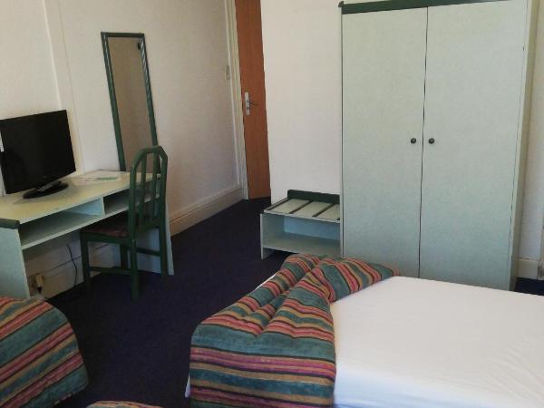 Hôtel de Nevers : photo 6 de la chambre chambre triple