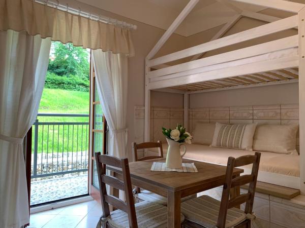 Pension Amadeus & Apartments : photo 9 de la chambre appartement avec balcon