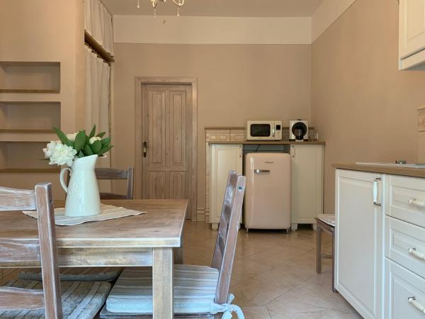 Pension Amadeus & Apartments : photo 8 de la chambre appartement avec balcon