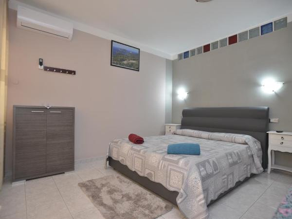 Guest house l'Edera di Gavina apt : photo 6 de la chambre studio