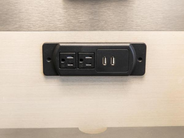 Days Inn by Wyndham Toronto West Mississauga : photo 3 de la chambre chambre 2 lits queen-size - non-fumeurs